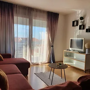 Appartamento Cozy Two-bedroom, Zara
